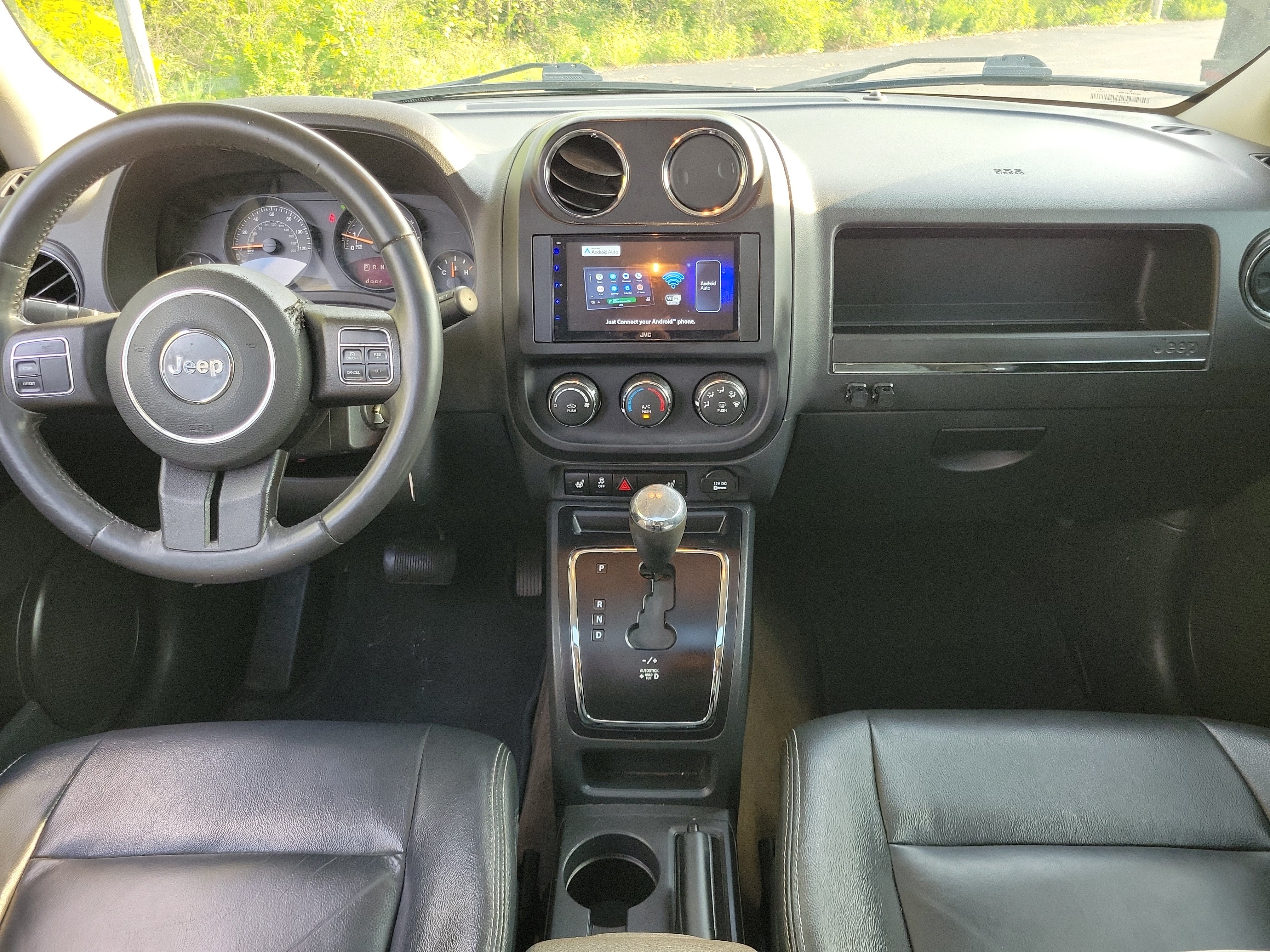 Used 2016 Jeep Patriot High Altitude FWD image 9