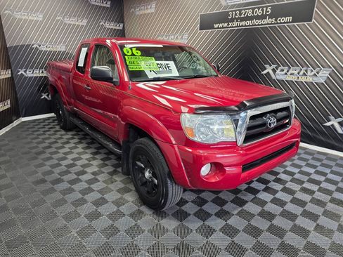 Used 2006 Toyota Tacoma PreRunner RWD image 7