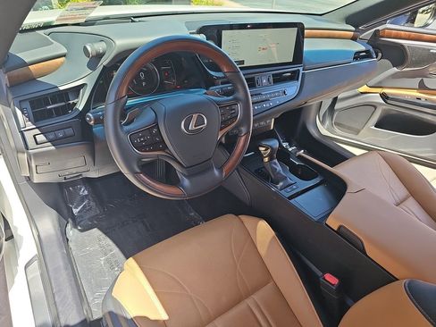 Used 2025 Lexus ES 300h w/ Accessory Package (Z1) FWD image 16