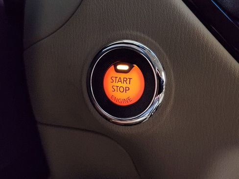 Used 2016 Nissan Pathfinder Platinum image 43