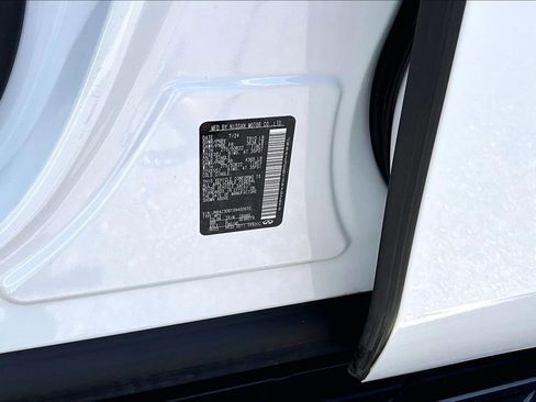 Certified 2025 INFINITI QX80 Sensory image 46