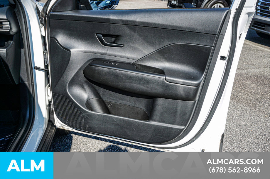 Used 2025 Hyundai Kona SEL FWD image 50