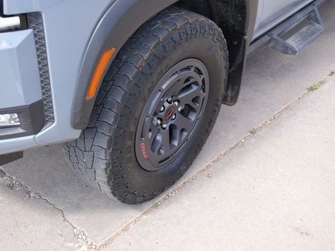 Used 2025 Nissan Frontier PRO-4X AWD/4WD image 9