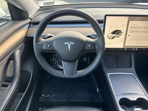 Used 2021 Tesla Model 3 Standard Range Plus image 14