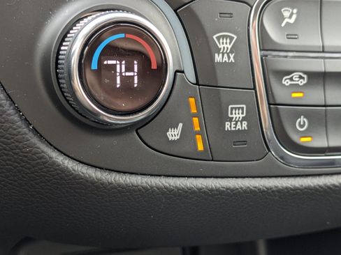 Used 2021 Chevrolet Equinox LT FWD image 25