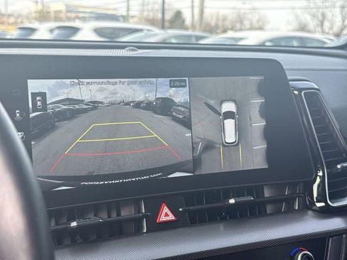 Used 2025 Kia Sportage SX image 17