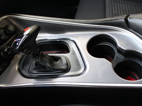 Used 2019 Dodge Challenger SXT image 35