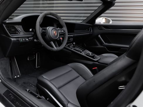 Certified 2026 Porsche 911 Targa 4 GTS AWD/4WD image 4