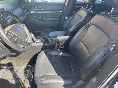 Used 2016 Ford Explorer Limited image 19