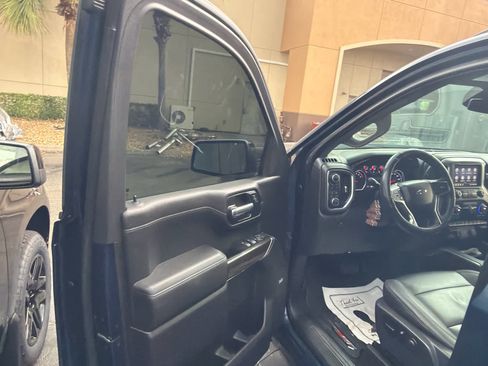 Used 2021 Chevrolet Silverado 1500 LT Trail Boss w/ LT Trail Boss Premium Package AWD/4WD image 3