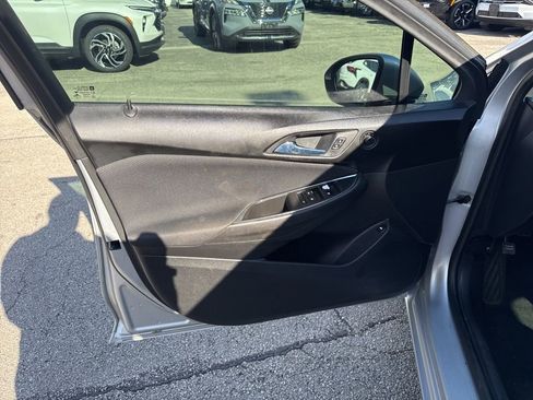 Used 2017 Chevrolet Cruze LS FWD image 8