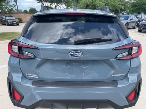 Used 2024 Subaru Crosstrek 2.0i Premium image 4