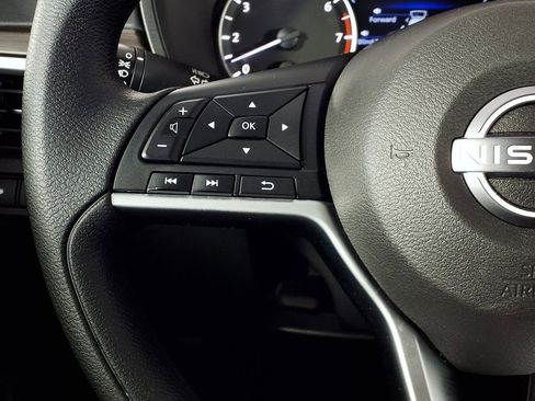 Used 2024 Nissan Altima 2.5 SV image 19