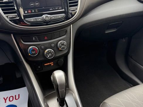 Used 2018 Chevrolet Trax LT w/ LT Convenience Package AWD/4WD image 20