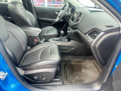 Used 2022 Jeep Cherokee Latitude Lux w/ Sun & Sound Group AWD/4WD image 10