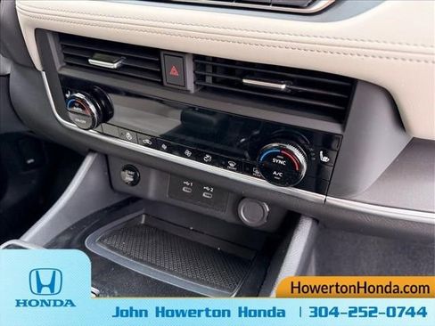 Used 2024 Nissan Rogue SV w/ SV Premium Package AWD/4WD image 12