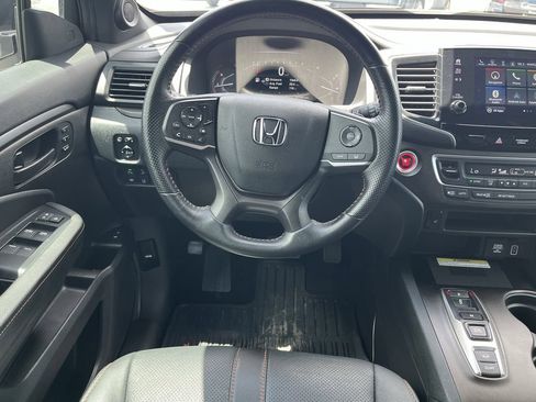 Used 2023 Honda Passport TrailSport image 17