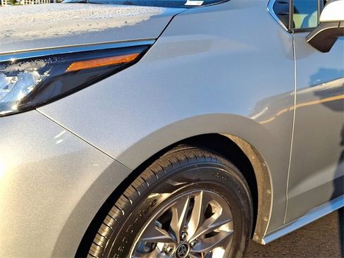 Certified 2024 Toyota Sienna LE image 10