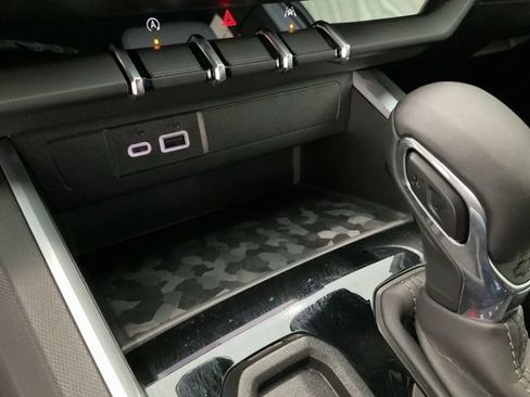 Used 2025 Chevrolet Colorado LT image 13