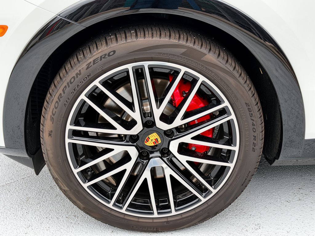 Certified 2026 Porsche Cayenne GTS w/ Premium Package Plus AWD/4WD image 13