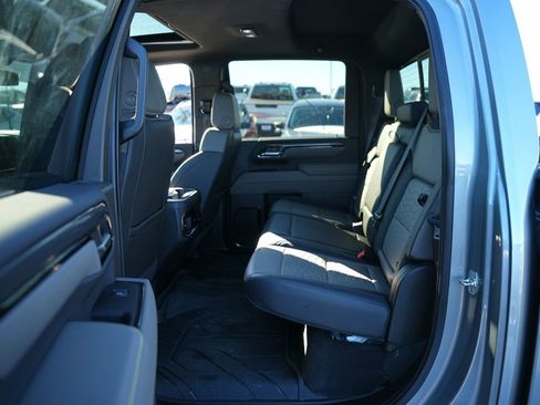 Used 2025 Chevrolet Silverado 2500 ZR2 image 22