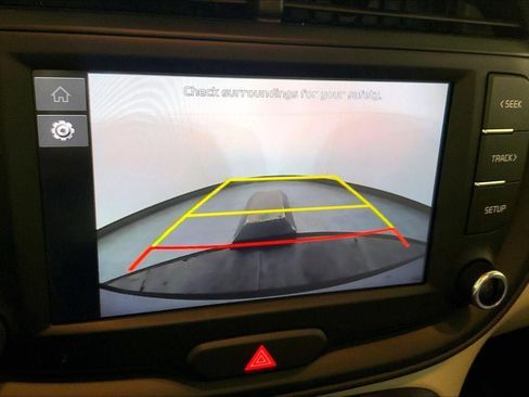 Used 2025 Kia Soul LX FWD image 21