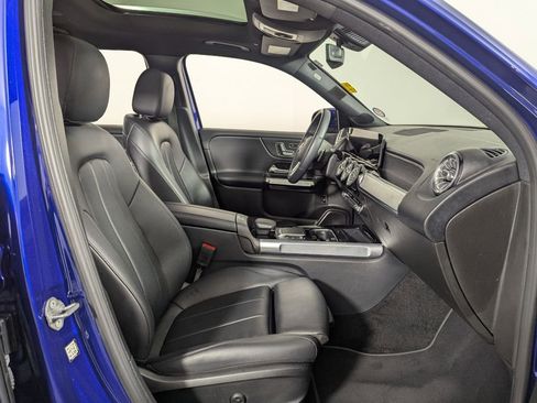 Used 2021 Mercedes-Benz GLB 250 image 37