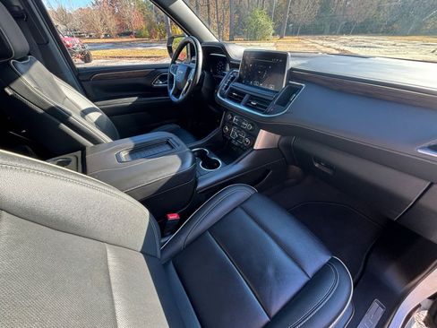 Used 2024 Chevrolet Tahoe Premier AWD/4WD image 17