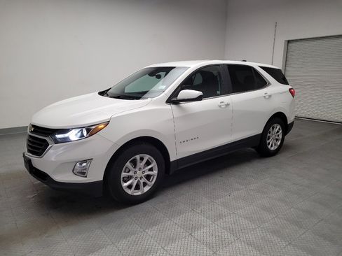 Used 2021 Chevrolet Equinox LT image 2