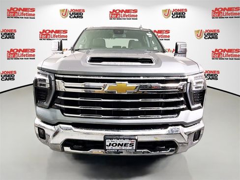 Used 2025 Chevrolet Silverado 2500 LTZ w/ LTZ Convenience Package image 12