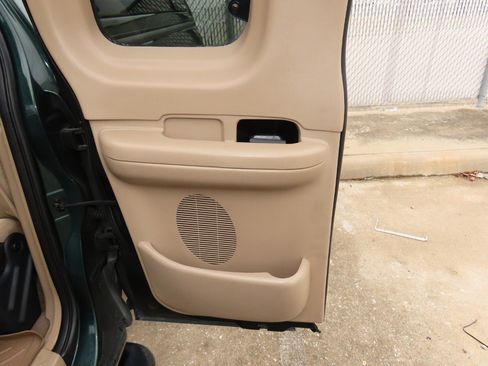 Used 2002 Ford F150 XLT image 14