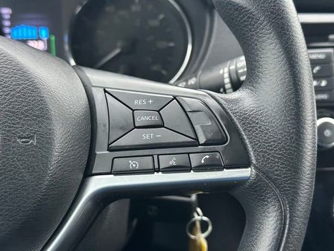 Used 2018 Nissan Rogue S AWD/4WD image 39