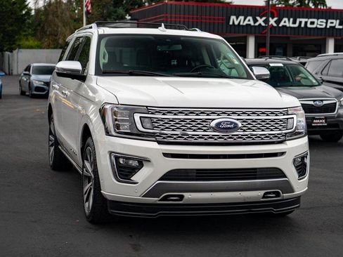 Used 2020 Ford Expedition Platinum image 2