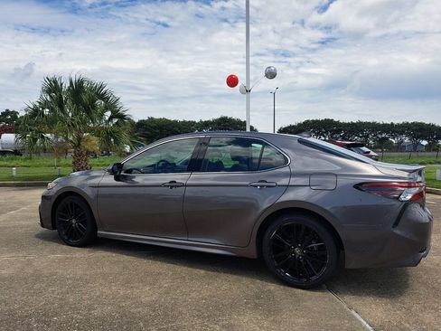 Used 2024 Toyota Camry XSE FWD image 6