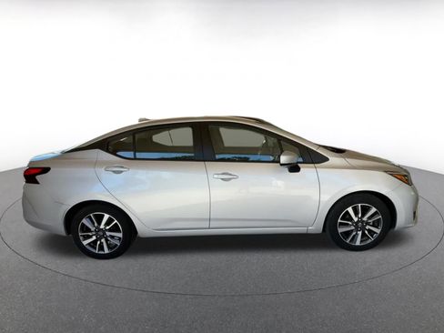 Used 2025 Nissan Versa SV image 16