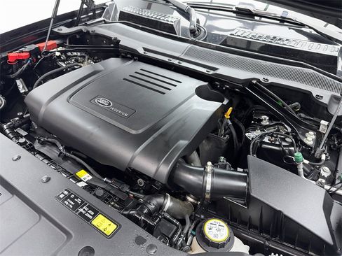 Used 2023 Land Rover Defender 110 S image 54