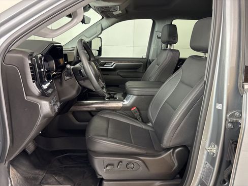Used 2025 Chevrolet Silverado 2500 LTZ w/ LTZ Premium Package image 23