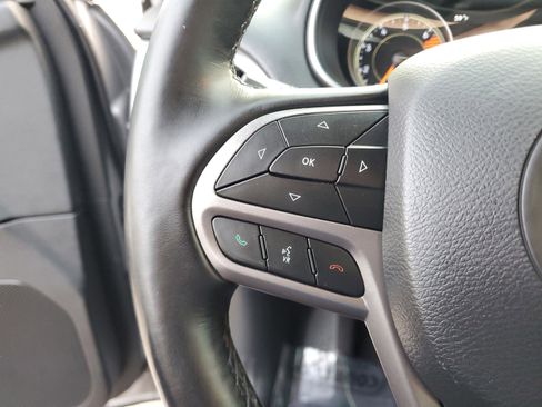 Used 2020 Jeep Cherokee Limited image 24