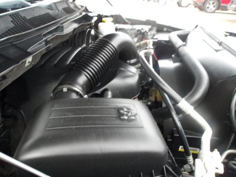 Used 2019 RAM 1500 Classic SLT RWD image 25