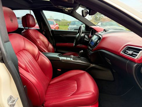 Used 2018 Maserati Ghibli image 46