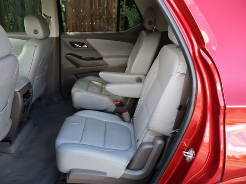 Used 2018 Chevrolet Traverse Premier AWD/4WD image 20