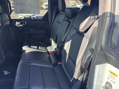 New 2025 Ford Bronco Badlands image 13