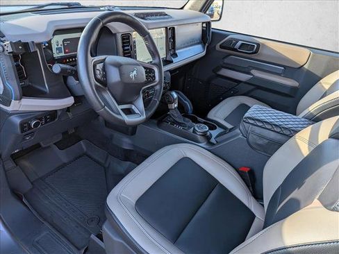 Used 2023 Ford Bronco Wildtrak image 10