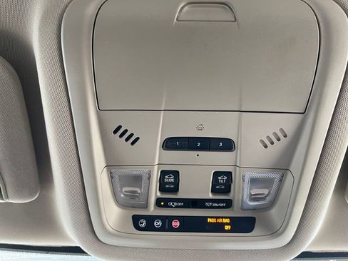 Used 2019 GMC Acadia Denali w/ Technology Package image 17