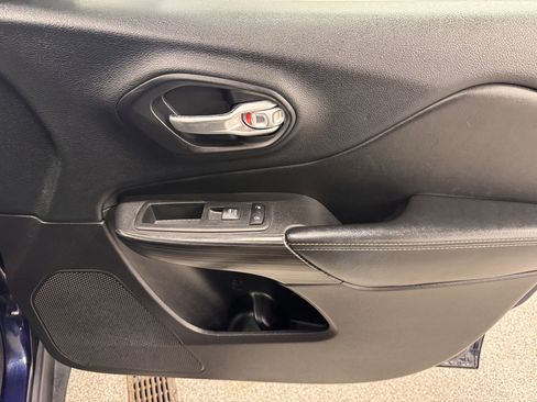 Used 2016 Jeep Cherokee Limited w/ Trailer Tow Group image 28