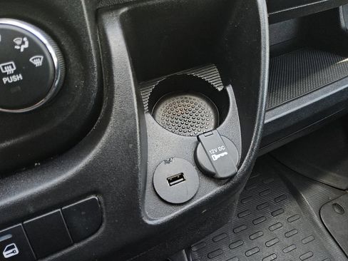 Used 2020 RAM ProMaster 2500 w/ Interior Convenience Group FWD image 24