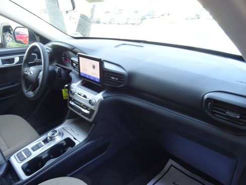 Used 2021 Ford Explorer 2WD image 14