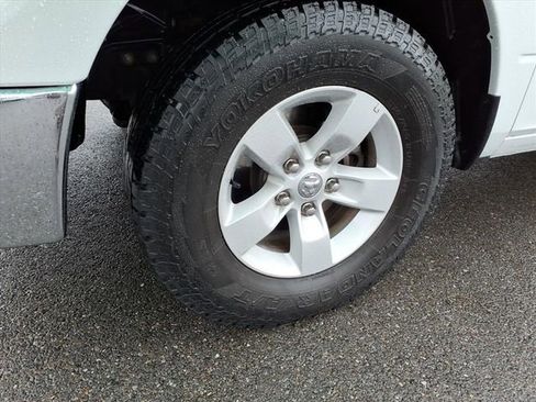Used 2023 RAM 1500 Classic SLT w/ Electronics Group AWD/4WD image 10
