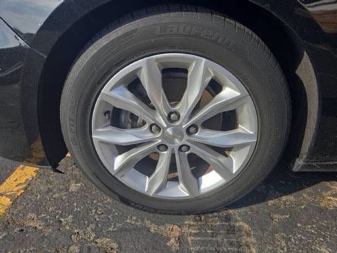 Used 2021 Chevrolet Malibu LT FWD image 18