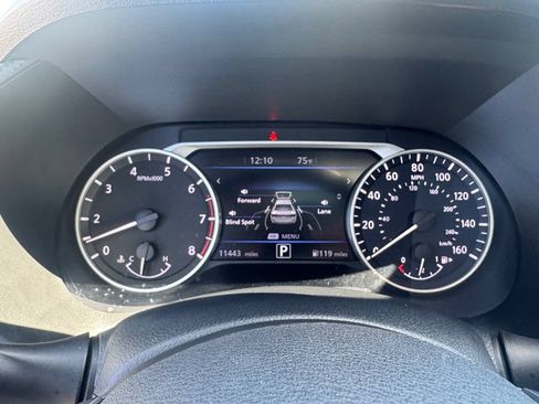Used 2022 Nissan Sentra SR w/ SR Premium Package FWD image 14